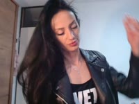 Im pretty girl with long black hair, muscular , athletic, tanned,nice body. Like to flex muscles, be dominant,like to wear leather, stockings, boots and sexy dresses. Like to dance,workout on cam.Handjob, feetjob, blowjob. Im a girl with humor. Like to chat.