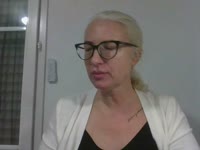 I’m a girl who balances calmness with a touch of playfulness. I enjoy feeling the rhythm of life, catching small moments and turning them into an atmosphere you want to stay in. I appreciate honesty, sincerity, and easy communication—it