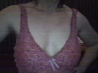 hoi, ik ben hete milf die voor veel open staat. ik hou wel van dominantie en hou er van om een onderdanig sletje te zijn. Maar als jij dat wil kan ik ook jouw strenge meesteres zijn....Er kan veel maar geen extreme ding zoals:naalden, plas en poep...Vragen staat vrij, wie weet kan je me overtuigen om grenzen te verleggen.