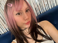 camslut topless KayaSnowy