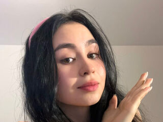 cam girl showing tits MinnieMile