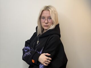 adult chat room AdelinaCostanti