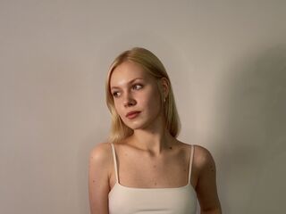 hot girl AishaNaeher