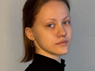 webcamgirl sex chat AlainaCaveness