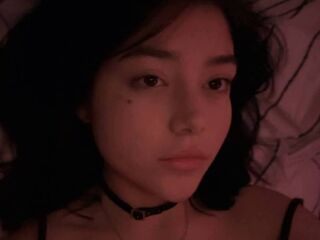 naked webcam girl picture AlisaGlow