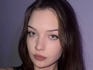 topless webcam girl AmilyUiUi