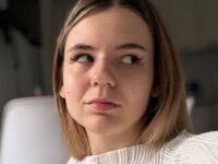 topless AnnikaMorgan