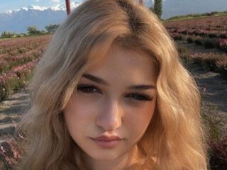 camwhore fingering shaved pussy CloudyFox