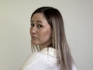 camgirl playing with dildo DaphneBoyter