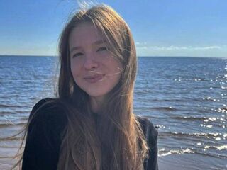 chat with cam DarcelMele