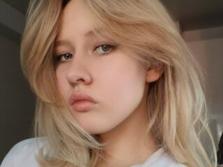 naked cam girl masturbating DennyDucote