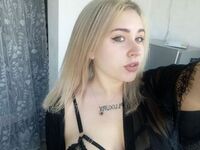 hot cam girl fingering pussy DinahSalimas