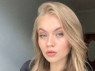 live show ElaraBrooks