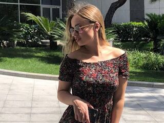 hot striptease web cam EmileeBeyale