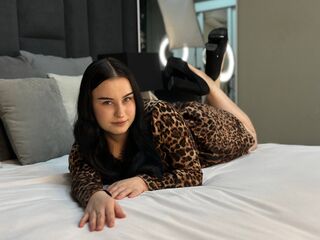 camgirl showing tits EmiliVilson