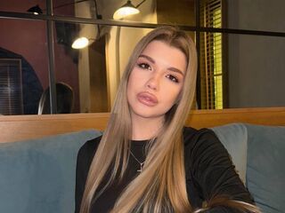 girl cam nude EmmyRamsdell