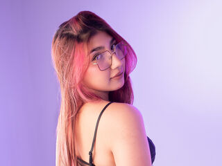 live chatroom EstefaniCastillo