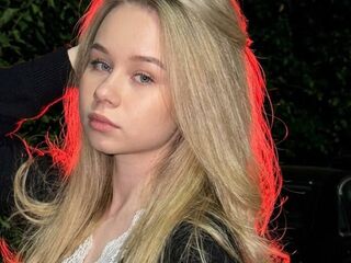 camgirl masturbating with sextoy FernandaUziel