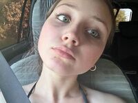 cam girl HelgaHumenik