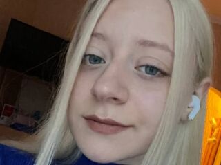 masturbating camgirl JoannieMaglioli