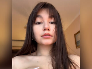 hot cam slut JuliaCutee