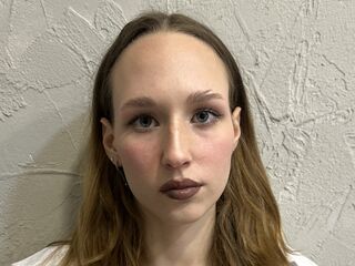 nude webcamgirl pic KatrinJons