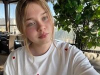 beautiful girl webcam KendallHennig