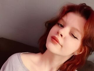 webcamgirl chat room KiraCurt