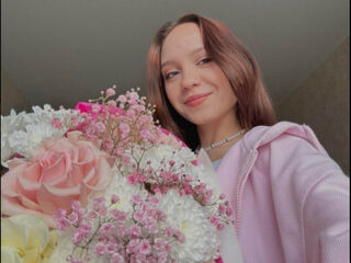 girl fingering shaved pussy LashondaBinion