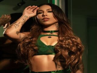 camgirl photo LilyHarpers