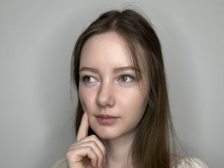 naughty camgirl masturbating with dildo LinaBrossardie