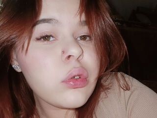 hot naked webcam girl LissaTerry