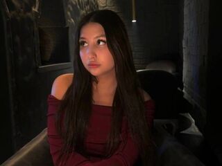 live webcam performer LonnaGovia