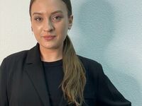 naughty camgirl fingering shaved pussy LyndaEstle