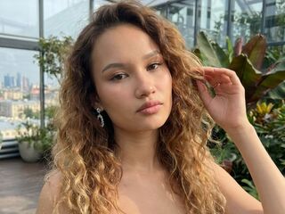naughty camgirl picture MaliaUcci