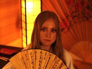 camslut showing pussy MandiKressierer