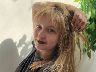 camgirl masturbating with vibrator MarryMartins