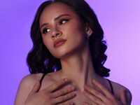 girl showing tits MartaBrent