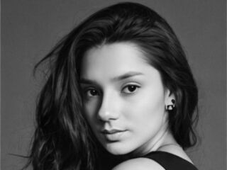 hot naked webcamgirl MaybelleMenjes