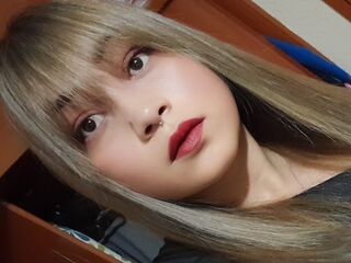 naked webcam girl fingering MercellaMorelli