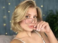 topless camgirl MilaMelson