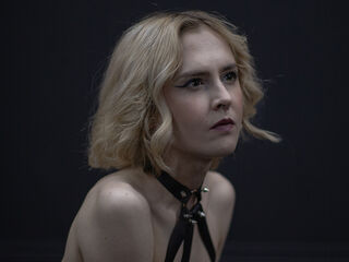 cam stripper MilaVeyra