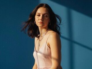 naked cam girl masturbating with sextoy MolliePoydras