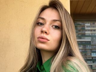 naked camgirl masturbating with dildo NataliPalm