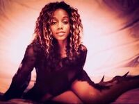 camwhore fingering pussy NatalieGainer