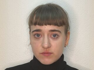 camslut naked QianaWhiston