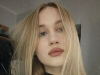 cam girl showing pussy SadieTandon
