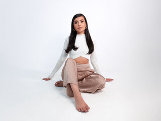 cam girl playing with vibrator Shennoa