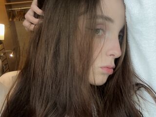 naughty camgirl masturbating with dildo SilverJess