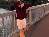 naked camgirl masturbating with dildo TatyanaByman